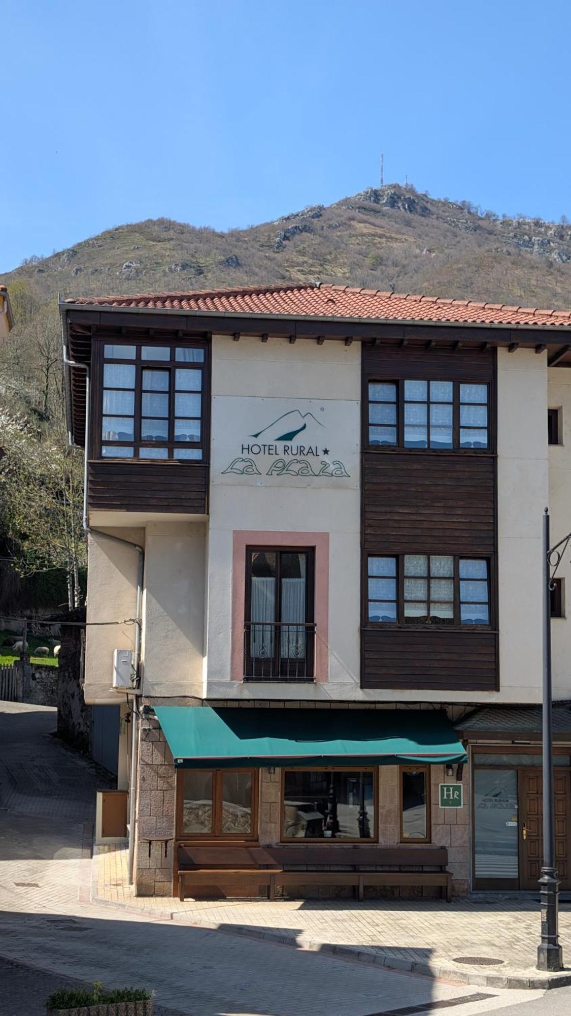 Hotel Rural La Plaza Caso Exterior foto